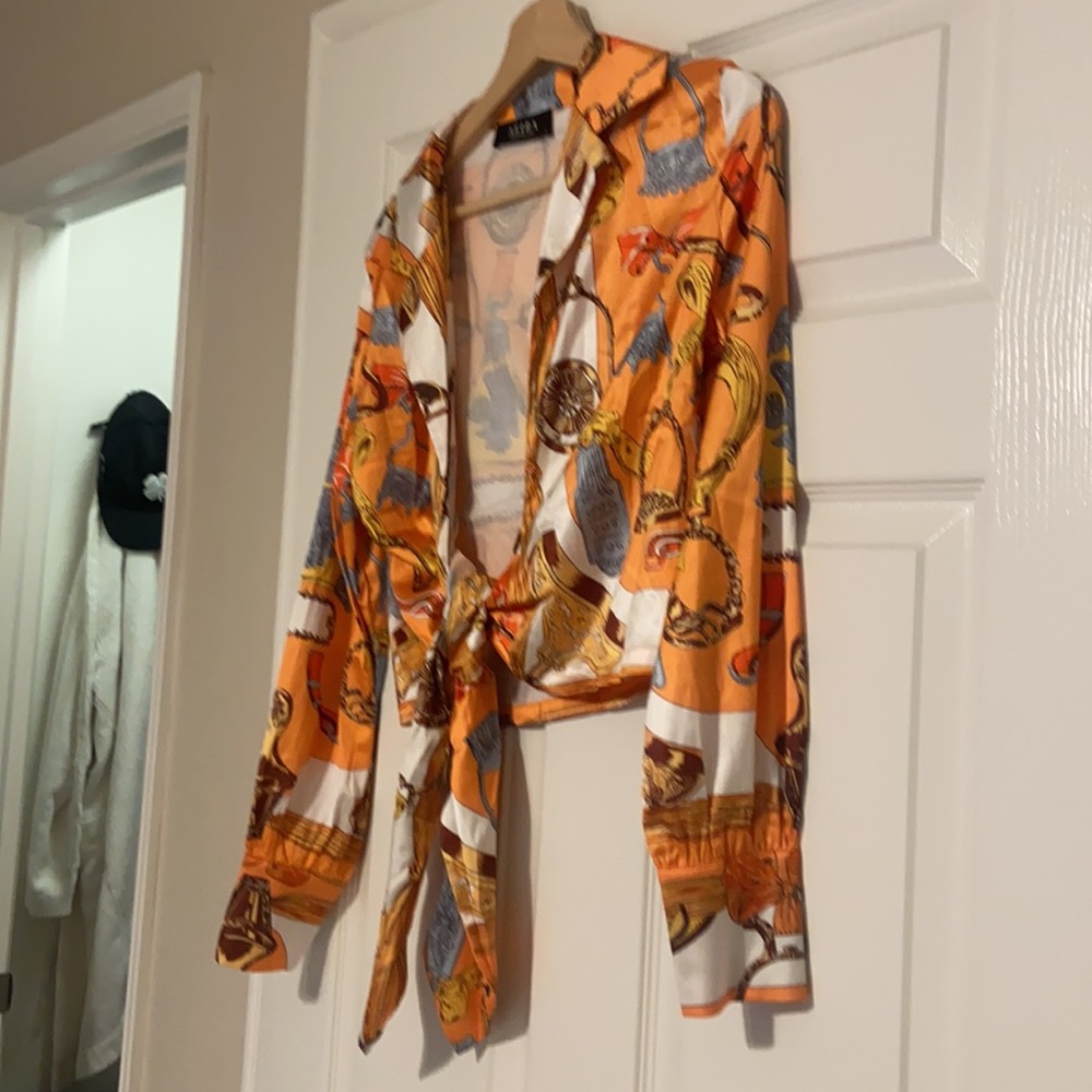 Tie front blouse - Picture 2 of 3